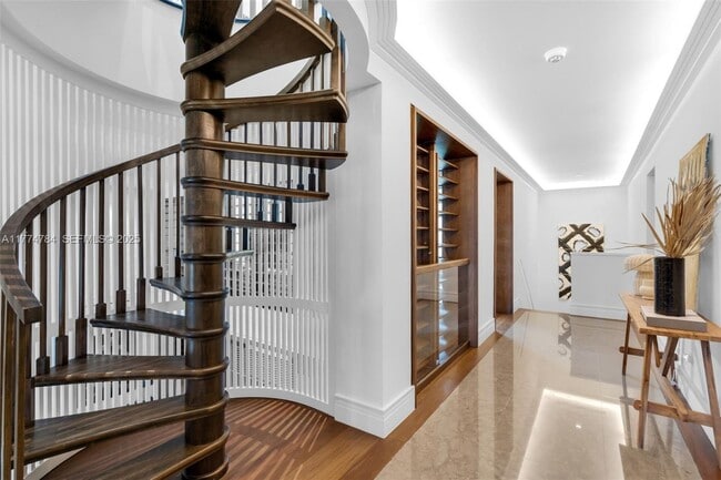 Building Photo - 9 Harbor Point