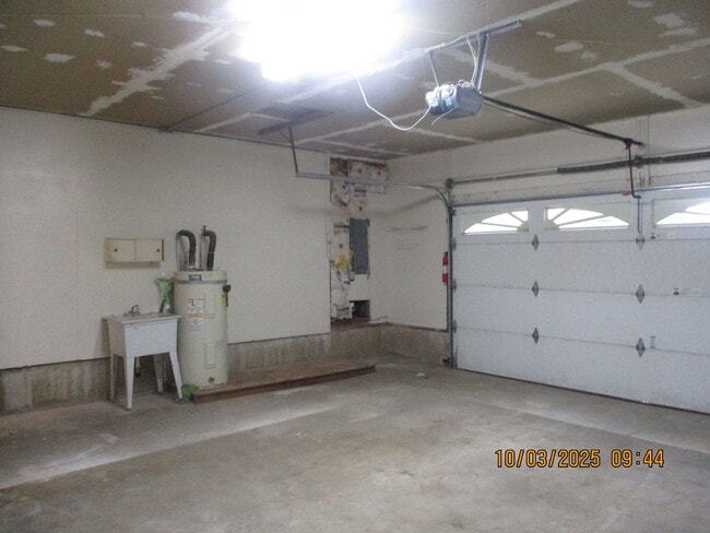 Building Photo - 821 VAL VISTA DR.,  MONTESANO, WA  98563