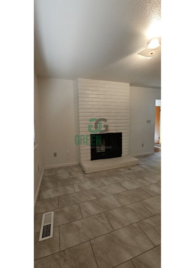 Building Photo - 3509-3511 Dragoo Park Dr.