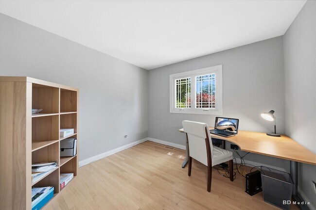 Building Photo - 13025 Silver Fox Dr