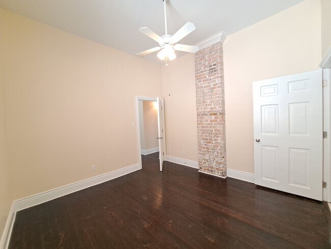 Building Photo - 3216-18 Bienville