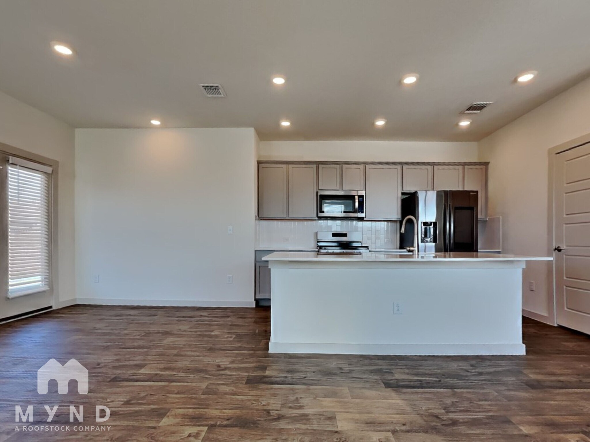 Building Photo - 3029 Egan Dr