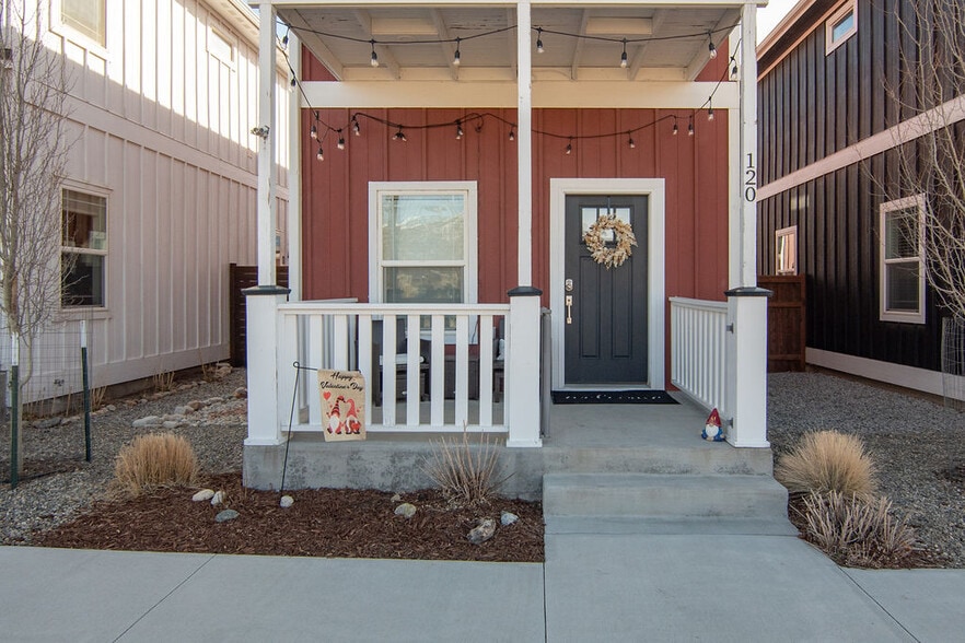 Building Photo - 120 Barnwood Cir