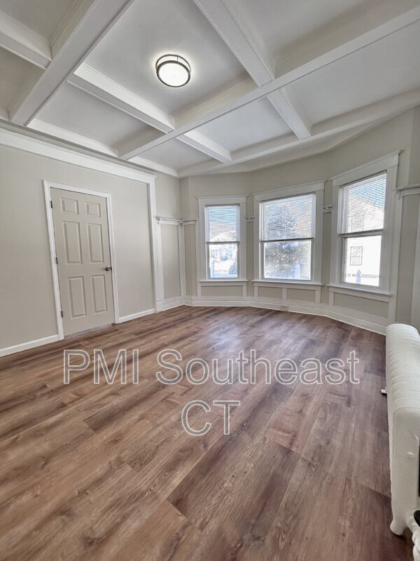 Building Photo - 26 Kinney Ave