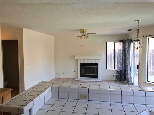 Building Photo - Nice Home with Pool