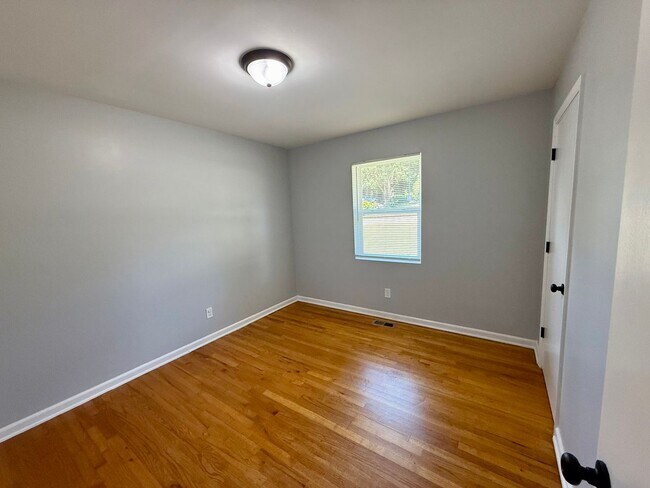 Building Photo - Close to Shaw AFB!