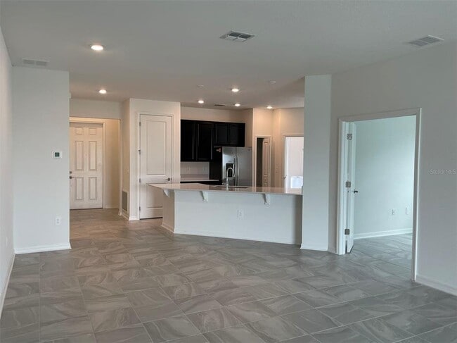 Building Photo - 835 Ofanto Wy