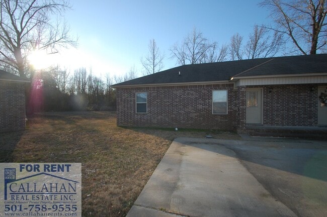 Building Photo - 3 Bedroom Duplex in Jacksonville