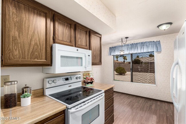 Building Photo - 12822 W Paintbrush Dr