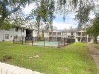 Building Photo - 500 Willow Dr