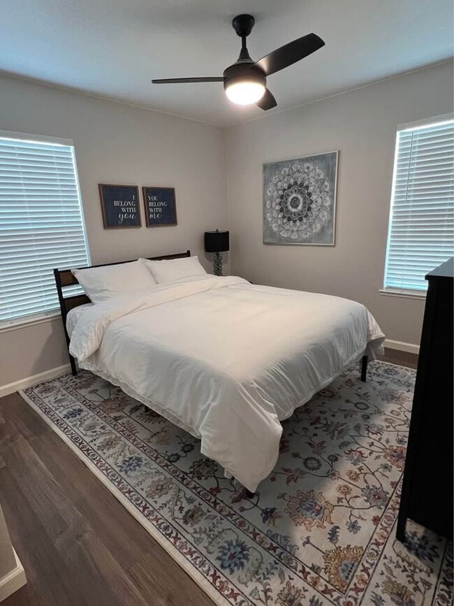 Building Photo - Fully Furnished