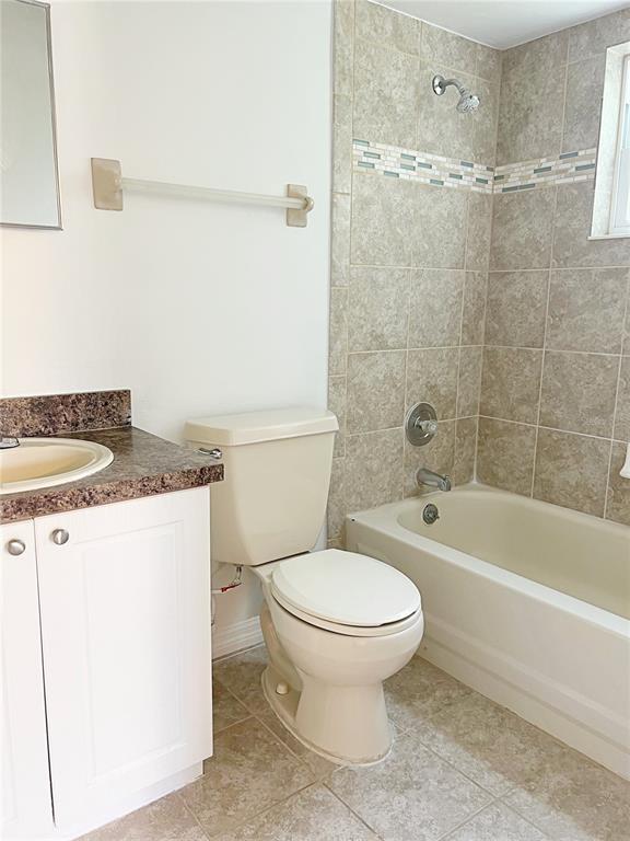 Building Photo - 2425 Barley Club Dr