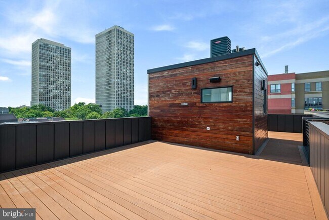 Building Photo - 142 S Front St