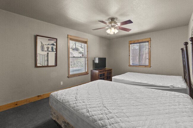 Building Photo - 307 Heath Dr