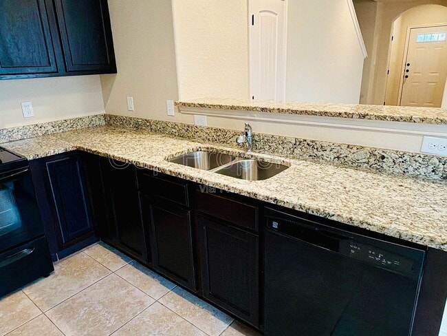 Building Photo - 7108 Micayla Cv