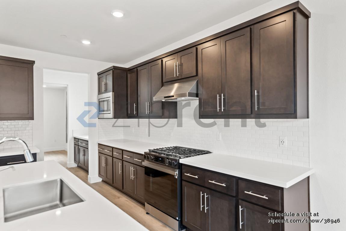 Building Photo - 7799 Lamplight Ct
