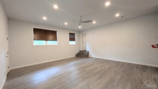 Building Photo - 5912 Sarah Dr