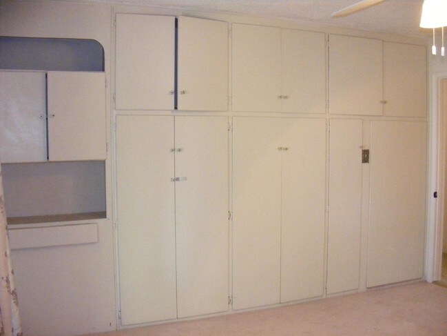 W. Master storage - 15252 Devonshire St