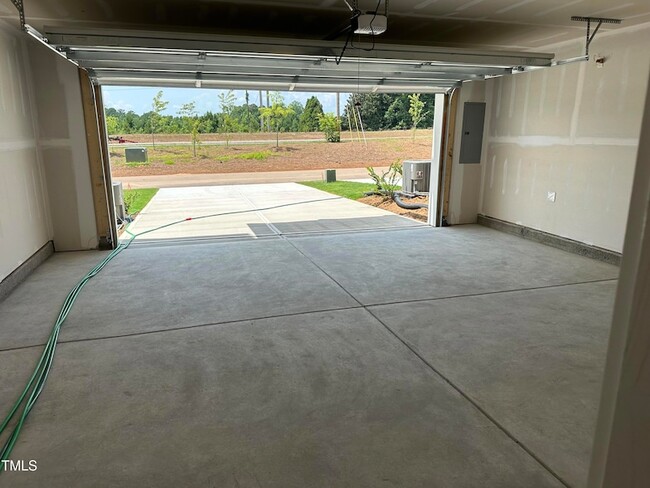 Building Photo - 603 Gimari Dr