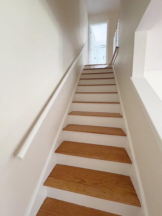 Building Photo - 100 Emerson Gardens Rd