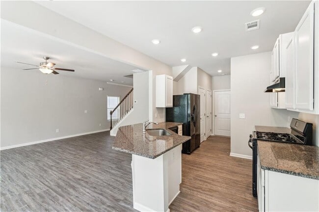 Building Photo - 67 Pointe Pl