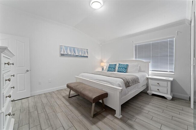 Building Photo - 5565 Loma Vista Loop