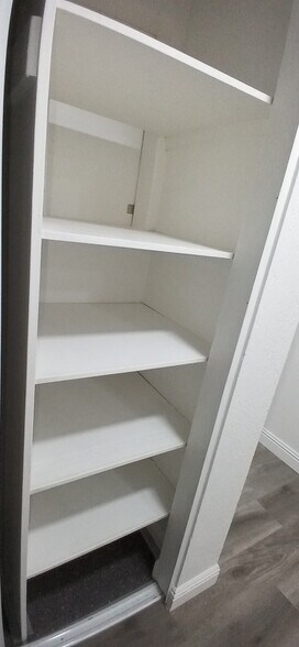 Building Photo - 4162 Hamilton Ave