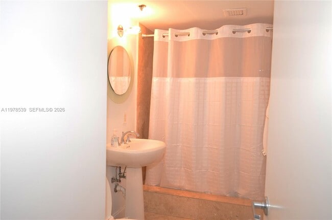 Building Photo - 251 Crandon Blvd