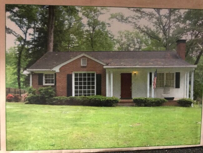 Building Photo - 2165 Collins Dr NW