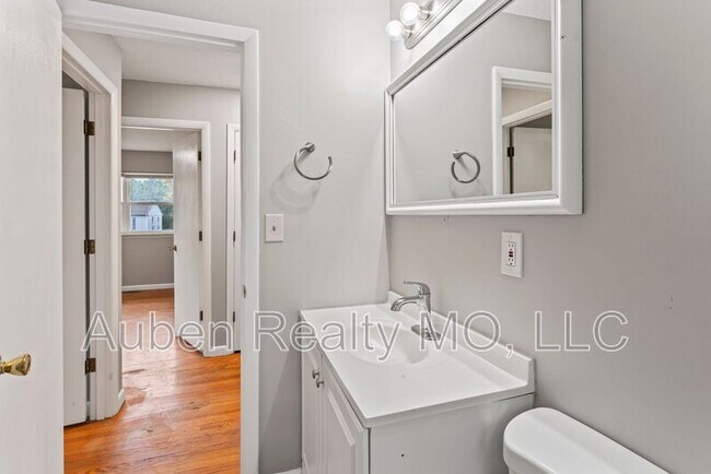 Building Photo - 1206-1208 N Cottage St