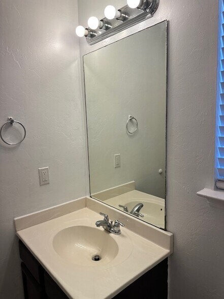 Building Photo - 6144 Cielo Ter