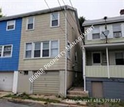 Building Photo - 242 E Holland St