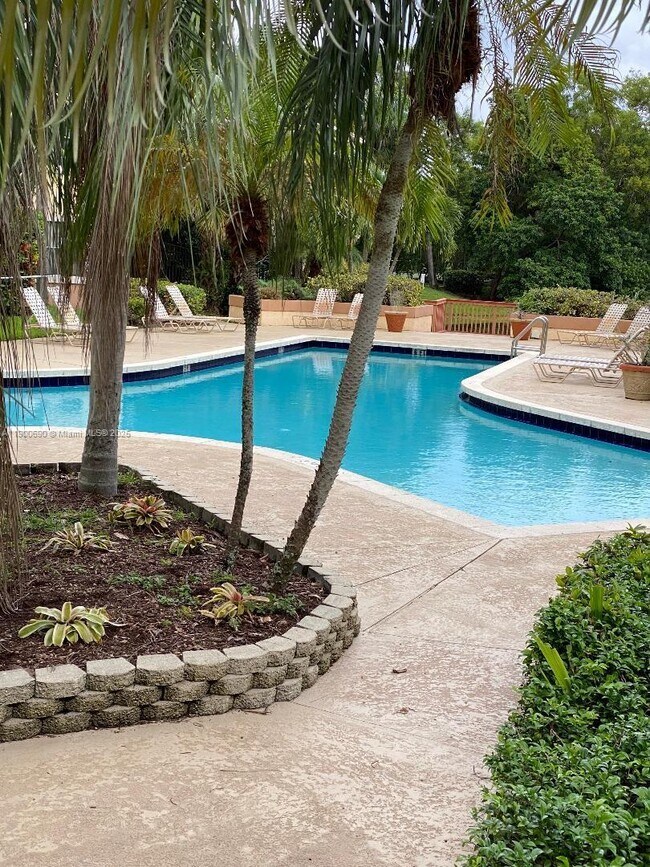 Building Photo - 9999 Summerbreeze Dr
