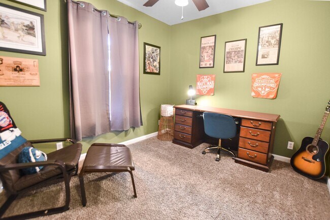 Building Photo - Pet Friendly Three Bedroom with Pool!