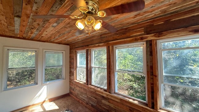 Building Photo - FRENCH VILLAGE RENTAL HOUSE - Private Home...