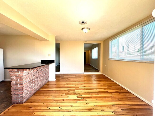 Building Photo - 41 Wyoming St