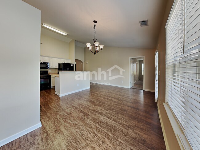 Building Photo - 614 Fairgreen Trl