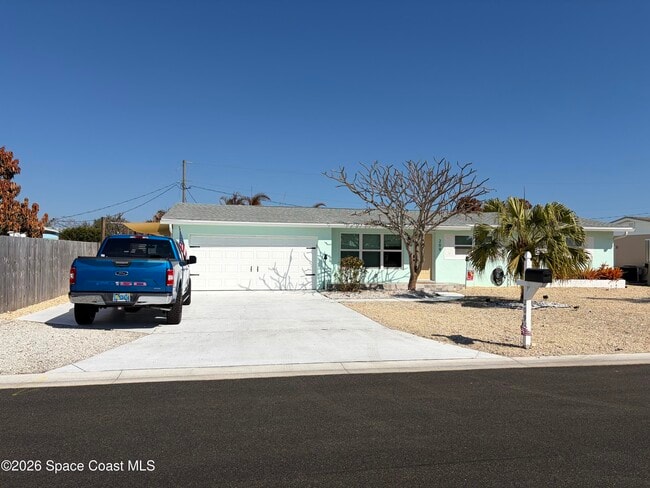 Building Photo - 209 SE 3rd St