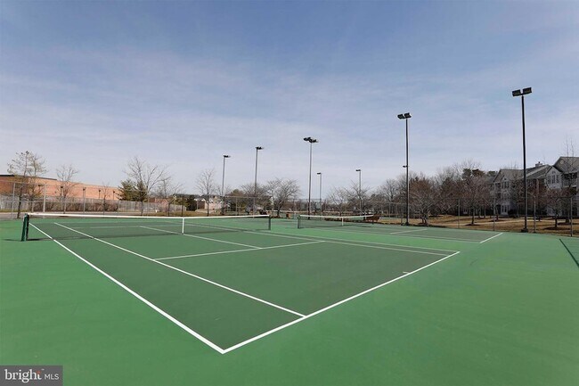 Building Photo - 700 Orchard Overlook Orch