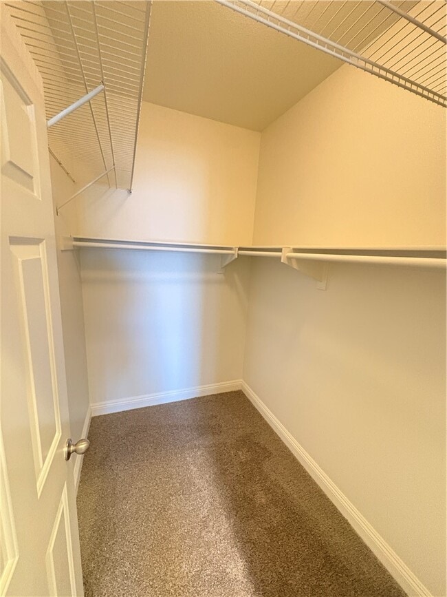 Building Photo - 1028 S Rossano Way