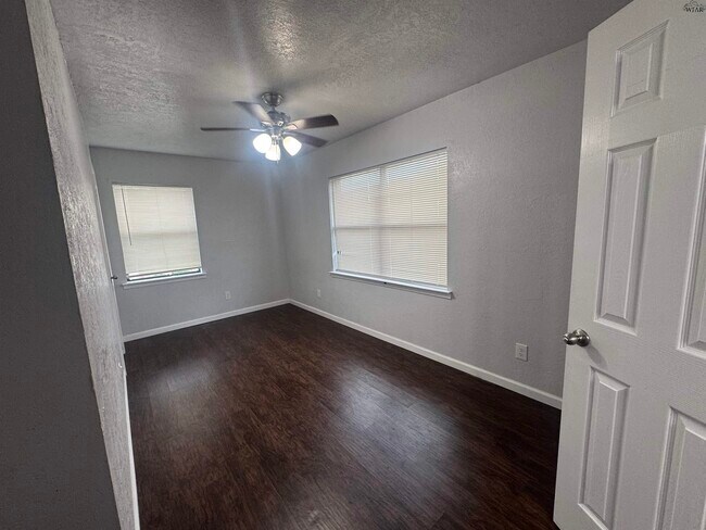 Building Photo - 4123 Beard Ave