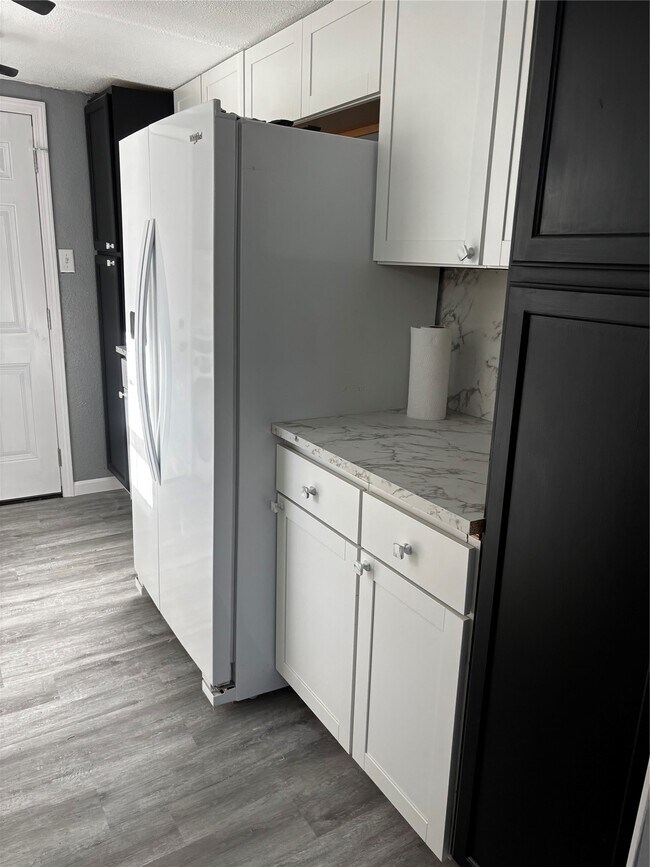 Building Photo - 100B Ross St