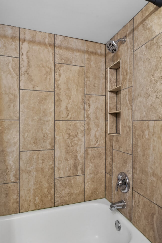 Building Photo - 1140 Ohio Ct