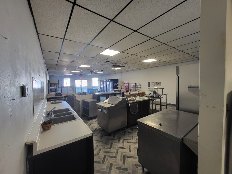 Building Photo - 373 Munson Ave