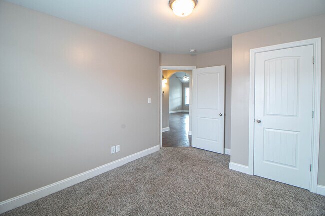 Building Photo - 151 Ambridge St