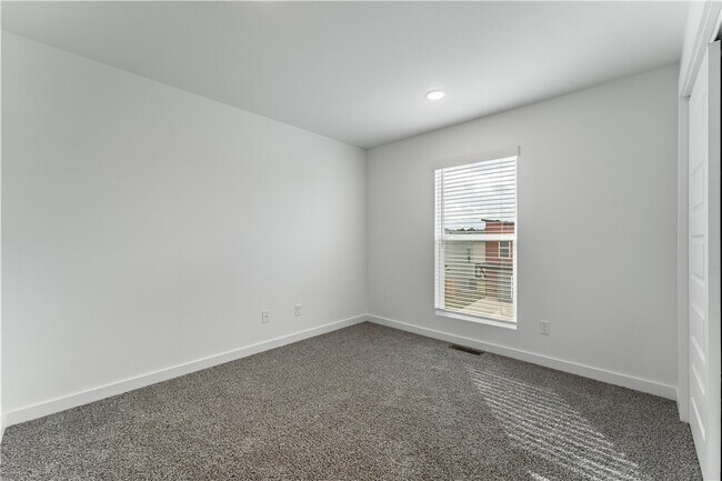 Building Photo - 840 Boardwalk Ave