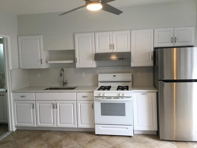 Building Photo - 90 Union Ave