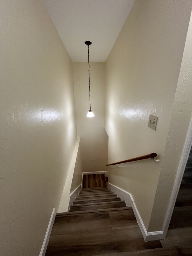 Building Photo - 7214 SW 44th Pl
