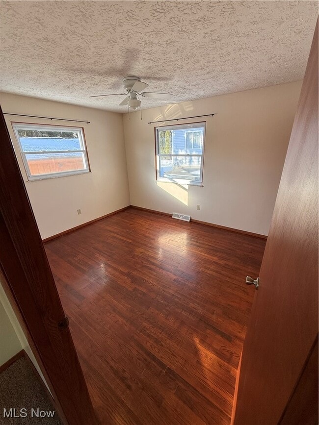 Building Photo - 1378 Cayuga Ave