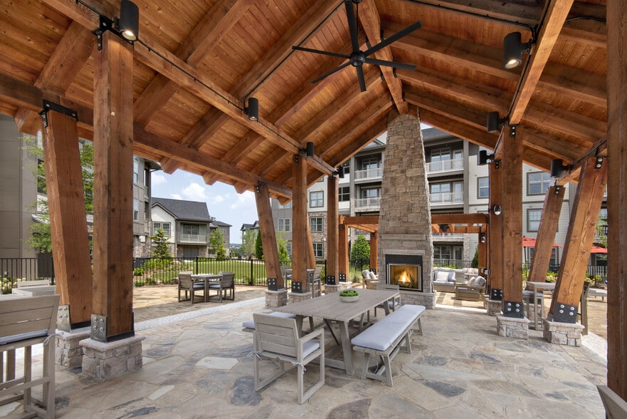 Building Photo - Timberline View